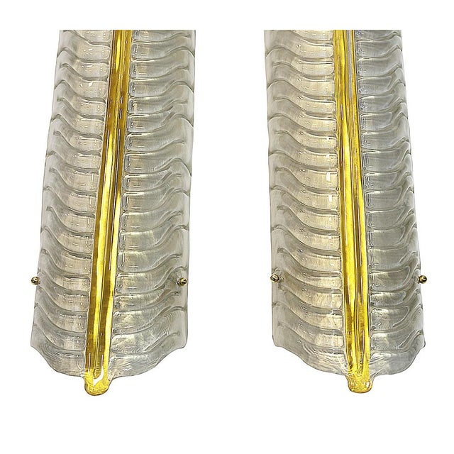 Early 21st Century Large Italian Leaf Form Wall Lights in Murano Glass and Brass, 2010, Set of 2 For Sale - Image 5 of 7