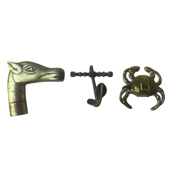 1980s Set of Three Brass Botanical Ocean Beach House Palm Beach Pretty Door Knocker Cane Handle and Paper Wight Desk of Crab Nautical For Sale - Image 5 of 5
