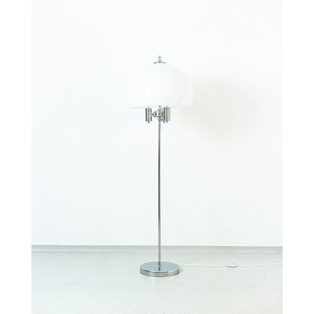1970s Chrome Floor Lamp with Large Acrylic Glass Shade, 1970s For Sale - Image 5 of 5