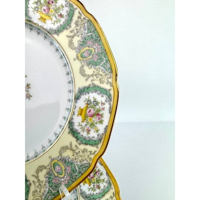 Emerald 1930's Art Deco Meito Japan Hand-Painted Porcelain Dinner Plates, Set of 8 – Gilt & Emerald Cartouche Design For Sale - Image 8 of 15