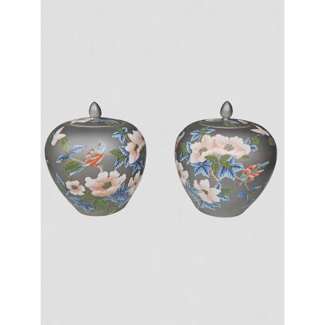 Gray 1980's Gray Field Macau Ginger Jars With Multicolor Flora Birds - a Pair For Sale - Image 8 of 8