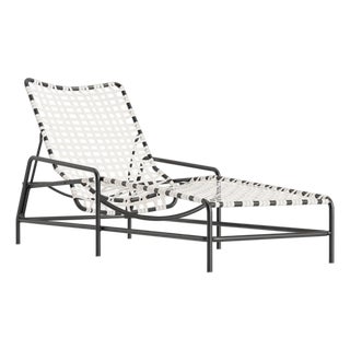 Brown Jordan Kantan Aluminum Suncloth Chaise Lounge, Textured Pewter frame with White fabric For Sale