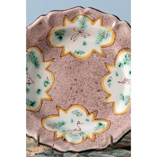 Brussels Faience Shaped Plates, 1700s, Set of 2 For Sale - Image 6 of 10