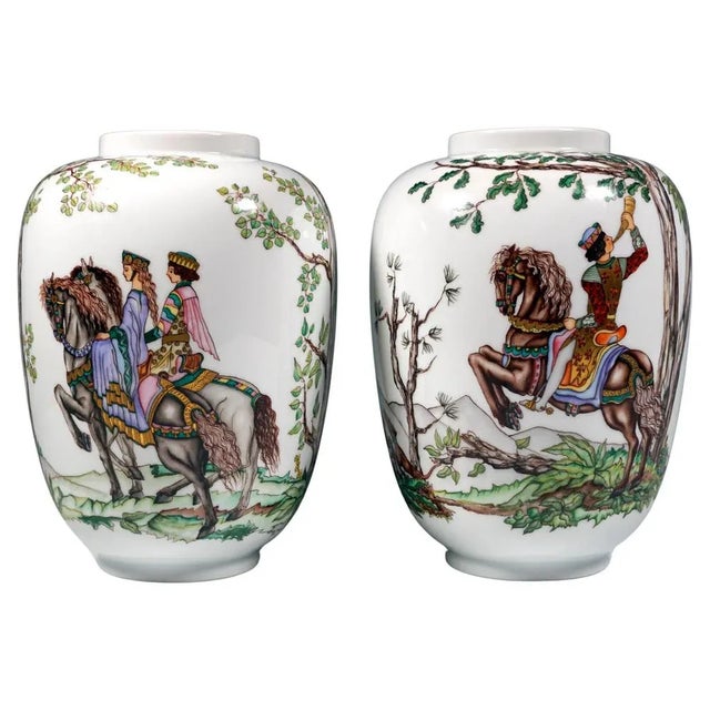 Ceramic Large Lampion Vases with Falcon Hunt Decor from Augarten, Vienna, Austria, 1950s, Set of 2 For Sale - Image 7 of 7