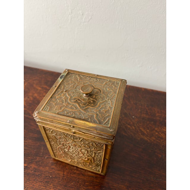 Early 20th Century Vintage English Brass Repousse Tea Caddy For Sale - Image 5 of 7