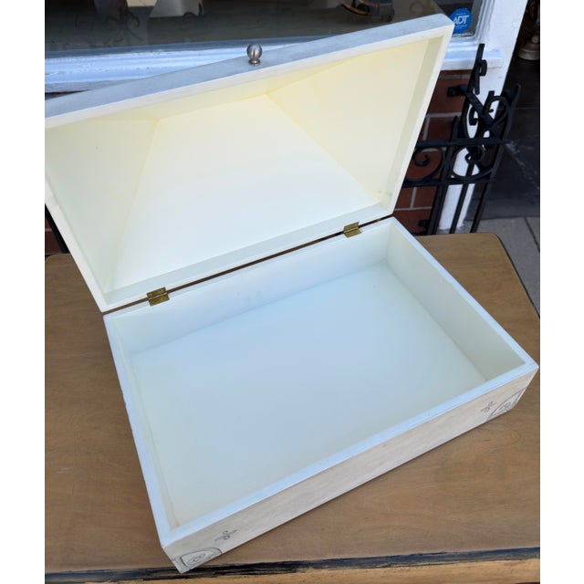 2010s Minton Spidell Ivory Lacquer Pyramid Form Table Box For Sale - Image 5 of 6