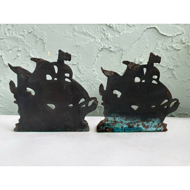 Vintage Heavy Cast Iron Elizabethan Galleon Ship Bookends – Nautical Maritime Library Decor – Pair For Sale - Image 4 of 11