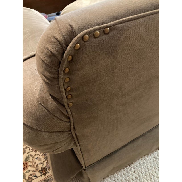 1980s Vintage Custom 8-Way Hand-Tied Sofa – Exceptional Condition (Nc Bench-Made For Sale - Image 5 of 8