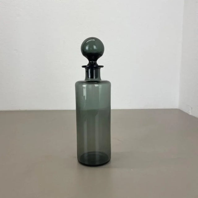 Decanter element Design: Saara Hopea Producer: Nuutajärvi Notsjö, Finland Age: 1970s wonderful glass decanter element...