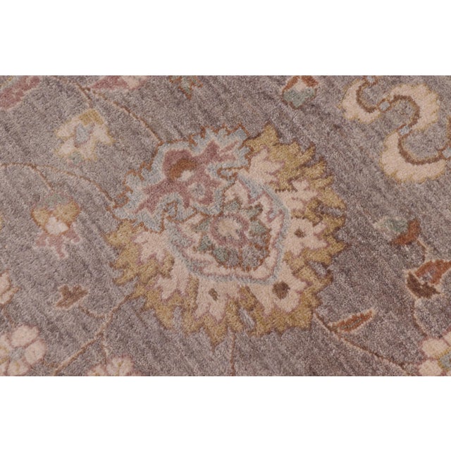 Boho Chic Ziegler Gray/Ivory Wool Round Rug- 9'10'' X 10'1'' For Sale - Image 4 of 10