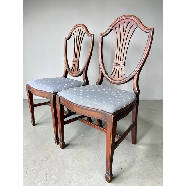 Hepplewhite Vintage Hepplewhite Style Shield Back Dining Chairs by Lammert’s, Mahogany, a Pair For Sale - Image 3 of 10