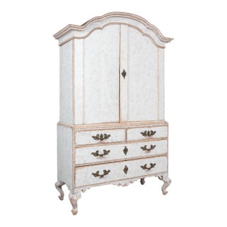 Late 18th Century Swedish White Gustavian Wedding Cabinet For Sale