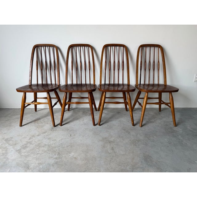 Vintage Virginia House Solid Oak Windsor-Style Dining Chairs – Set of 4 For Sale - Image 4 of 13