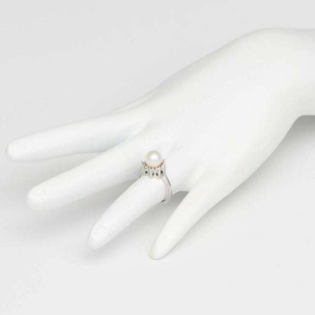 1970s 14KW Akoya Pearl & Diamond(0.16) Halo Ring, size 3.75 For Sale - Image 5 of 5