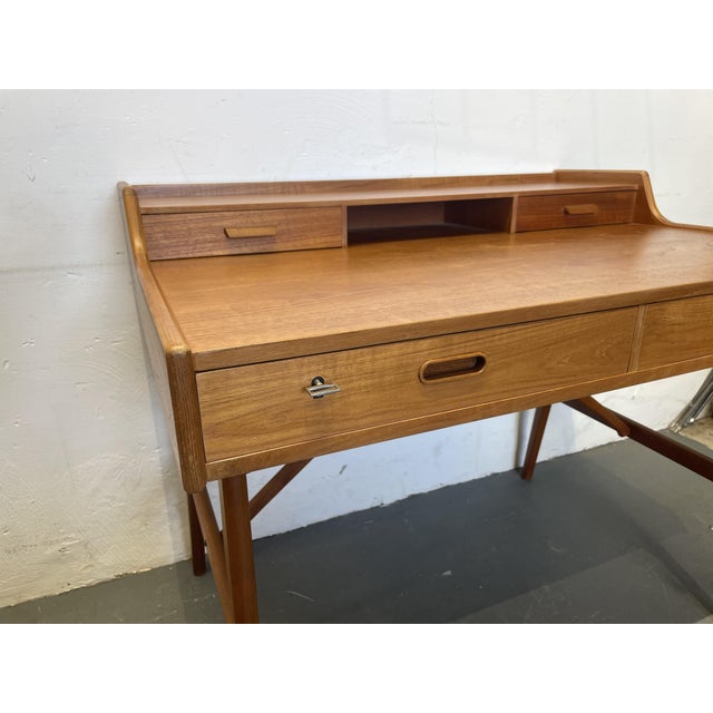 Danish Teak Desk by Arne Wahl Iversen for Vinde Möbelfabrik, 1960 For Sale - Image 9 of 18