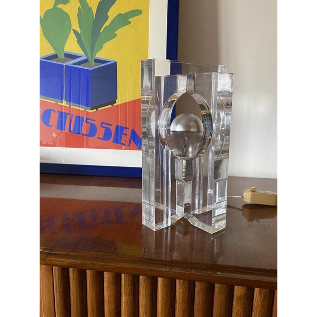1970s Sculptural Acrylic Table Lamp by Sandro Petti for Maison Jansen, France, 1970s For Sale - Image 5 of 18