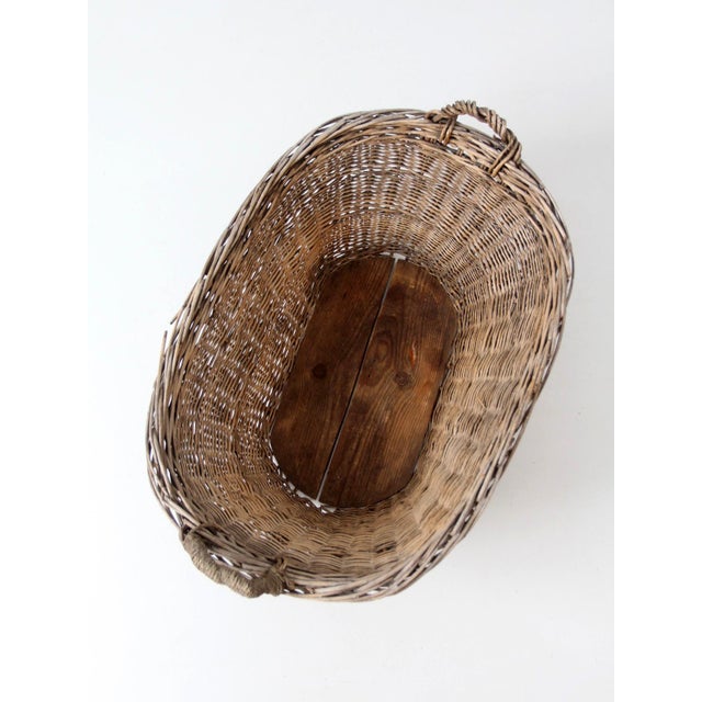 Antique French Country Wicker Laundry Basket With Wood Base For Sale - Image 13 of 15