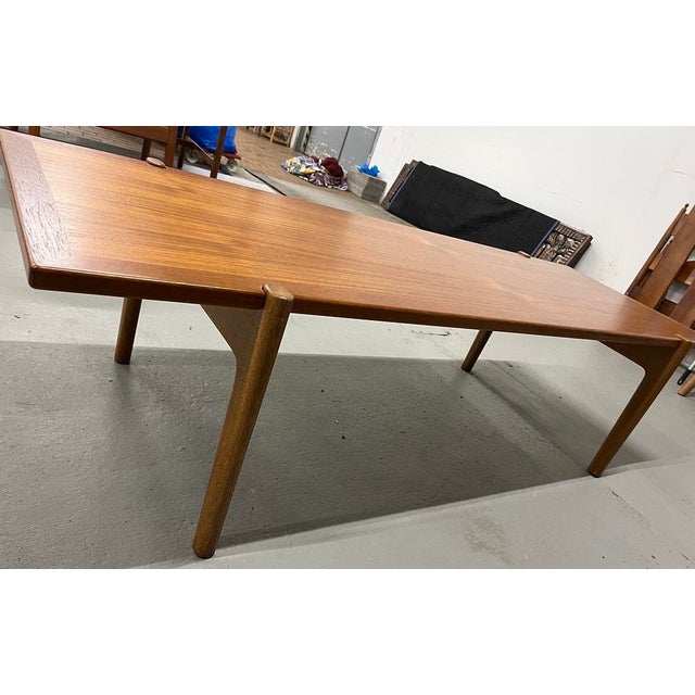 Model Jh575 Coffee Table by Hans J. Wegner for Johannes Hansen For Sale - Image 4 of 15