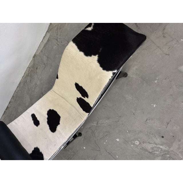 Metal LC4 Chaise Longue in Fur by Le Corbusier for Cassina, 1970s For Sale - Image 7 of 18