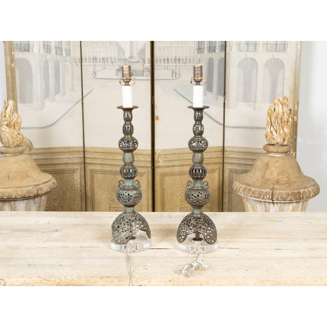 Mid-Century Modern Pair of Asian Mid-Century Bronze Table Lamps with Openwork Decor and LuciteBases For Sale - Image 3 of 9