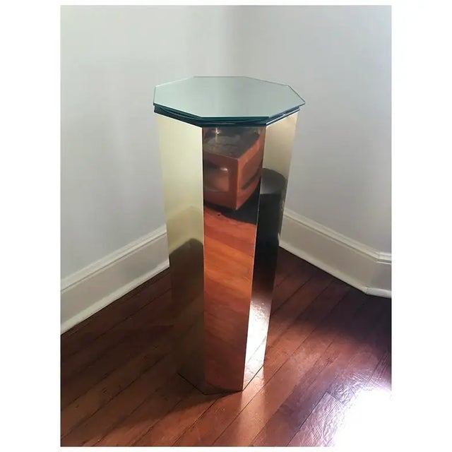 Motivated Seller: 1970s Hollywood Regency Octagonal Brass Mirrored Pedestal Attributed to Maison Jansen For Sale In Cincinnati - Image 6 of 6