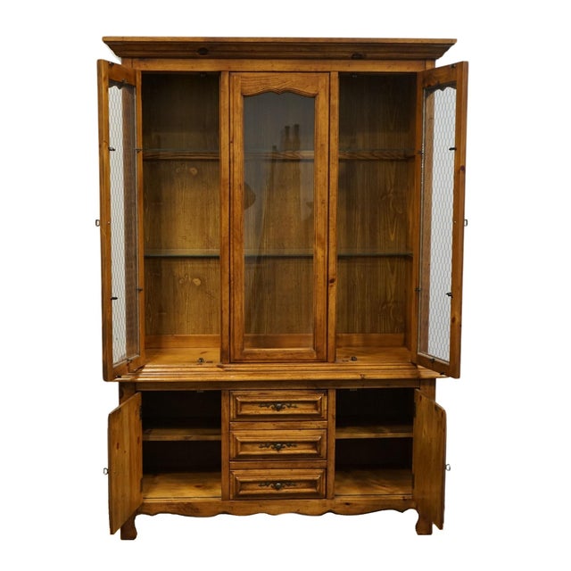 Farmhouse Stanley Furniture Solid Knotty Pine Rustic Farmhouse Americana 53" Lighted Display China Cabinet 7111-10 For Sale - Image 3 of 11