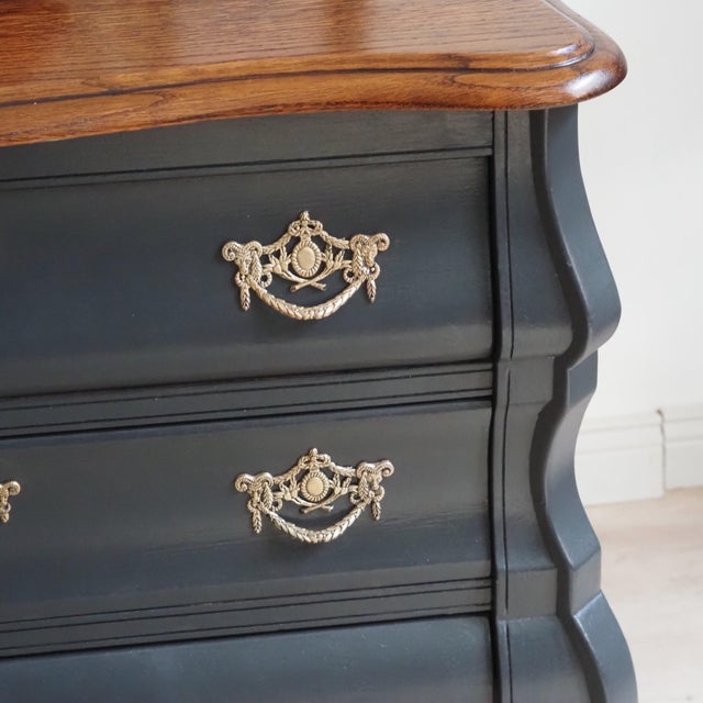 Wood Baroque Bombé Chest of Drawers, 1700s For Sale - Image 7 of 11