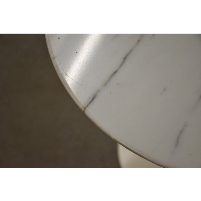 Stone 1970s Eero Saarinen Knoll Marble 20” Tulip End Table For Sale - Image 7 of 7
