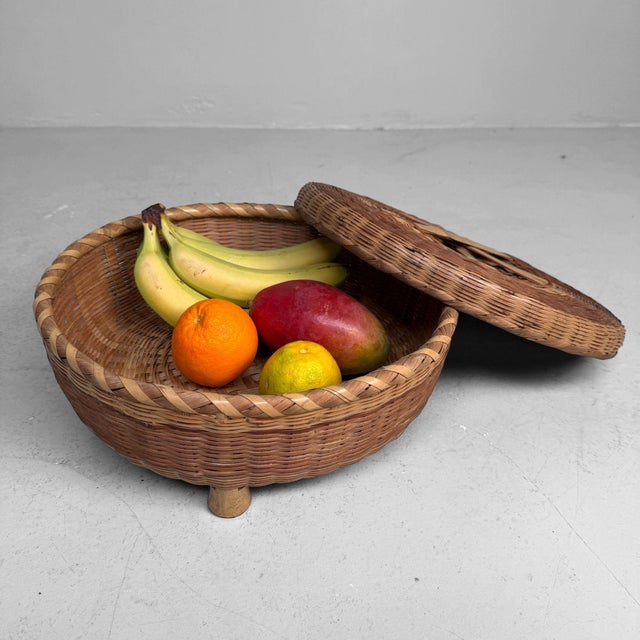 Japanese Bamboo Weave Matsuura Basket with Lid, 1950s For Sale - Image 16 of 18