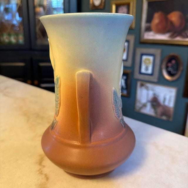 This vintage Hull Calla Lily "Jack-in-Pulpit" vase from 1938 is a rare find in the world of decorative pottery and...