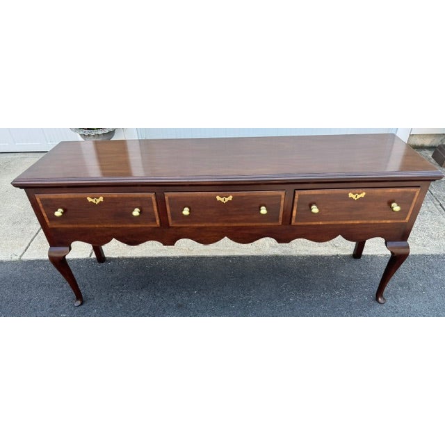 Kittinger Colonial Williamsburg Collection banded mahogany sideboard or huntboard copied from an English antique the the...