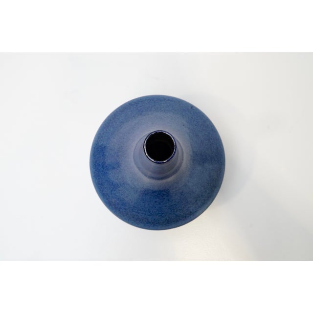 1960s Blue-Glazed Tapered Vase by Roger Vandeweghe for Amphora, Belgium, 1960s For Sale - Image 5 of 7