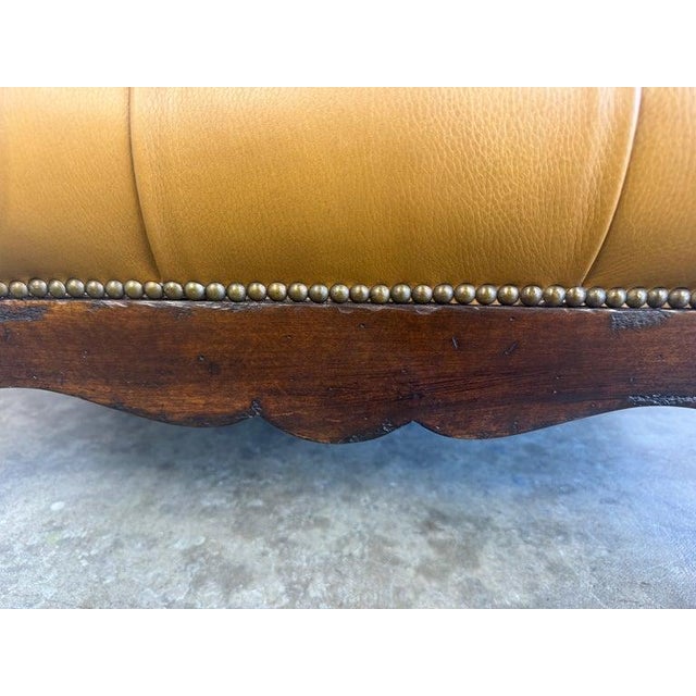 French French Chesterfield Tufted Bench in Caramel Leather For Sale - Image 3 of 16