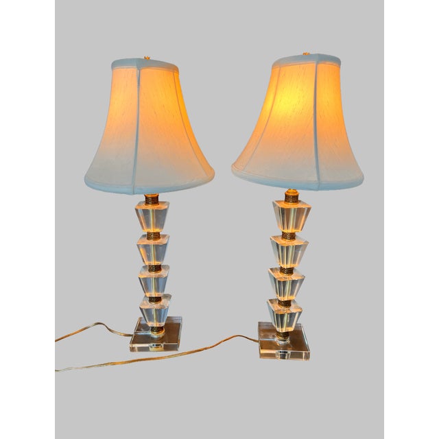 Mid-Century Modern Pair of Hollywood Regency Hand Cut Lead Crystal Table Lamps Mid Century Modern For Sale - Image 3 of 13