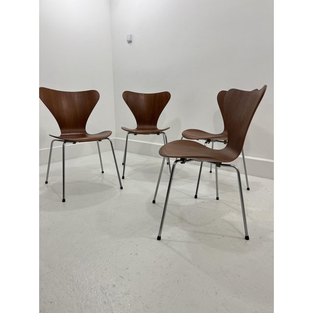 Model 3107 Chairs in Teak by Arne Jacobsen for Fritz Hansen, 1960s, Set of 4 For Sale - Image 14 of 14
