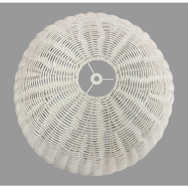 White Vintage White Wicker Rattan Table Lamp Coastal Cottage Boho Hollywood Regency For Sale - Image 8 of 9