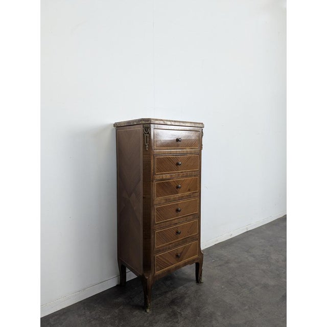 Small Transitional Wooden Chest of Drawers, in Very Good conditions. Designed before 1890