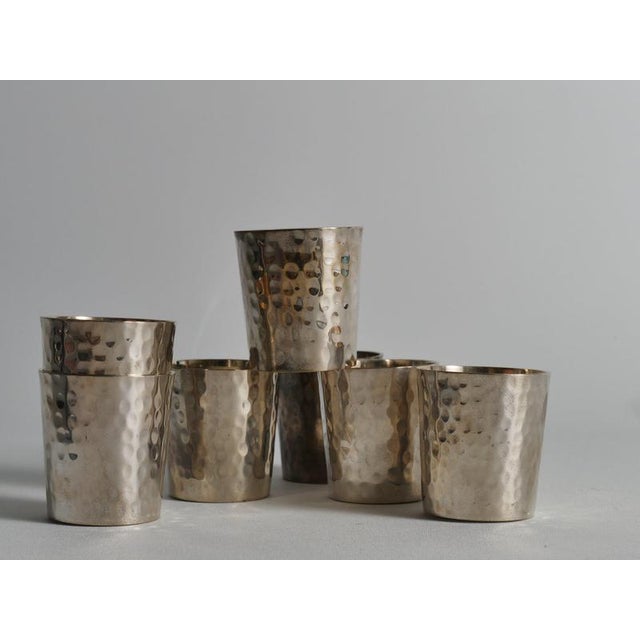 Metal Art Deco Hand-Hammered Silver-Plated Shot Glasses, 1930s, Set of 7 For Sale - Image 7 of 8