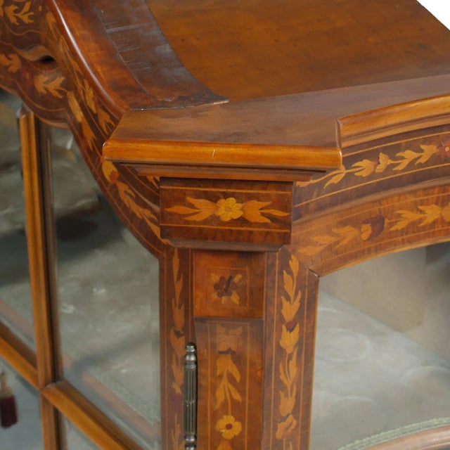 Venetian Inlaid Walnut Display Cabinet, 1950s For Sale - Image 15 of 18
