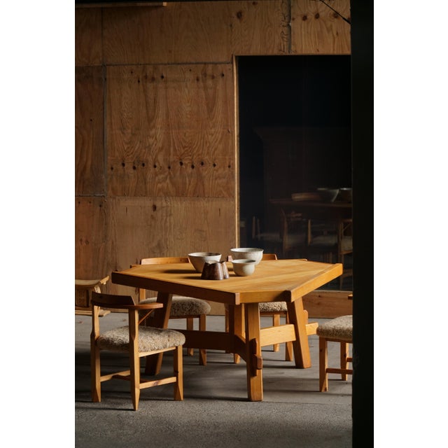 Brutalist Mid-Century Modern French Triangular Brutalist Dining Table in Oak, 1960s For Sale - Image 3 of 18