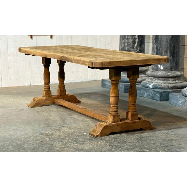 French Farmhouse Dining Table in Oak, 1920 For Sale - Image 3 of 18