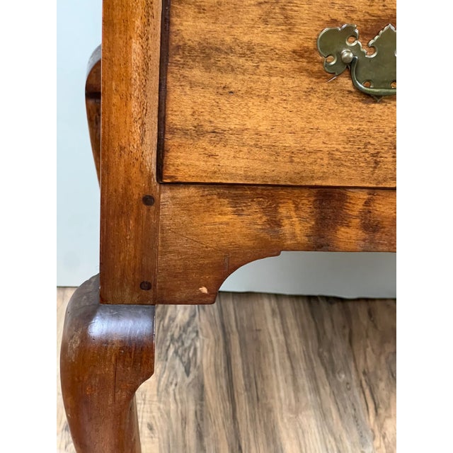 Wood Antique 18th Century New England Maple Queen Anne Cornice Top Highboy With Slipper Feet For Sale - Image 7 of 11