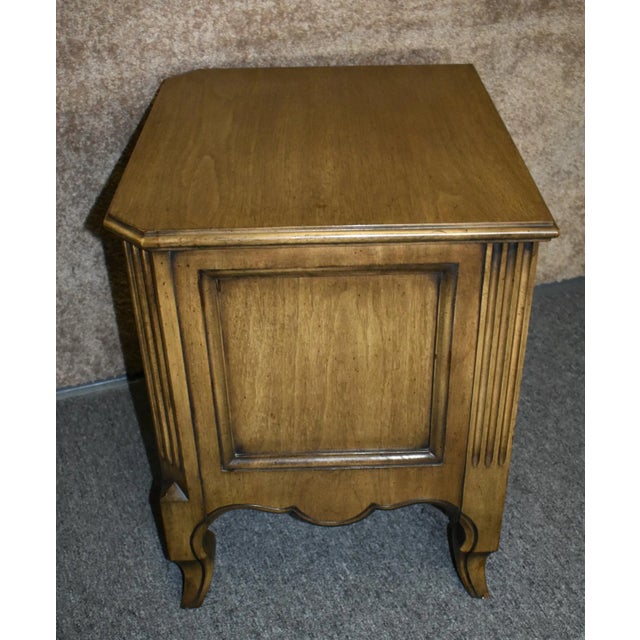 Brown John Stuart Wood Nightstand Accent End Table French Provincial Pull Out Drawer For Sale - Image 8 of 13