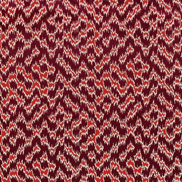 Contemporary Sample - Schumacher Serenissimo Velvet Fabric in Rouge For Sale - Image 3 of 3