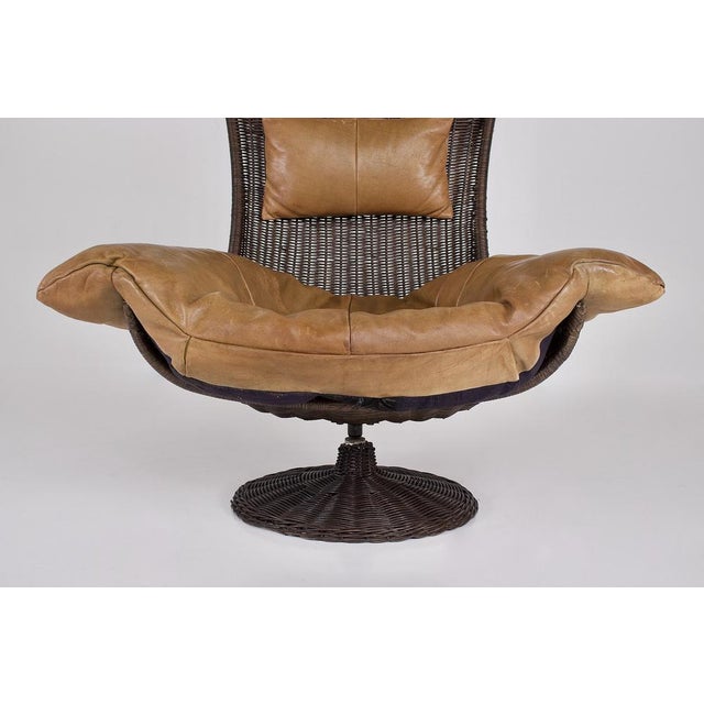 1970s Swivel Armchair in Rattan and Leather from Gerard Van Den Berg, 1970s For Sale - Image 5 of 16