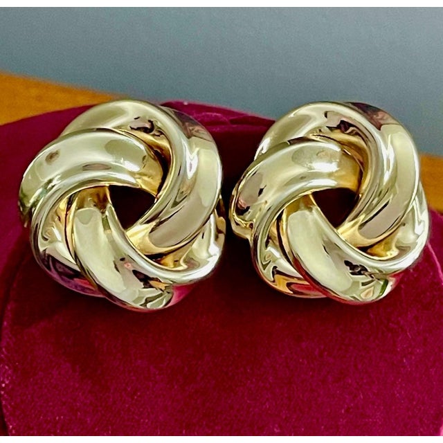 Large 1980s Runway Love Knot Earrings Pierced Sculptural Gold Tone Statement, A Pair For Sale - Image 10 of 10