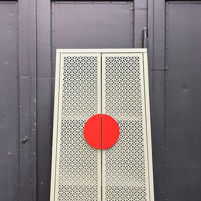 White Cabinet in Metal, 1960s For Sale - Image 8 of 14