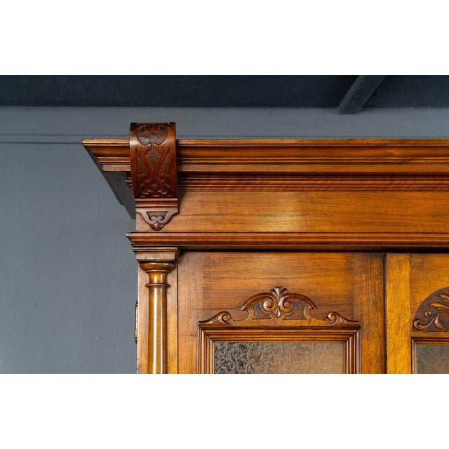 Decorative Gründerzeit Bookcase in Walnut and Oak, 1800s For Sale - Image 17 of 18