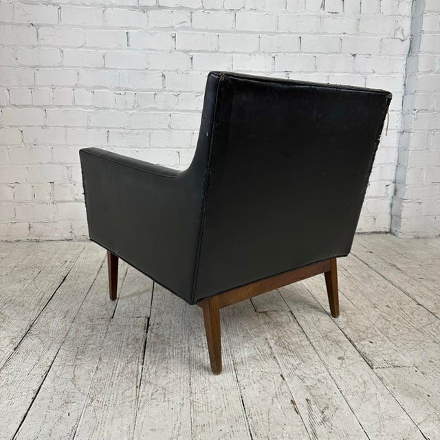 Mid-Century Modern Mid Century Modern Black Vinyl Lounge Chair With Walnut Base Milo Baughman Style For Sale - Image 3 of 12