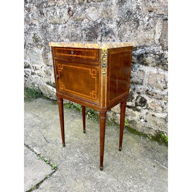 Louis XVI Bedside Table in Marble and Ceramic For Sale - Image 4 of 16